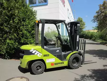 Diesel Forklifts 2023  Clark S 35 D (2)
