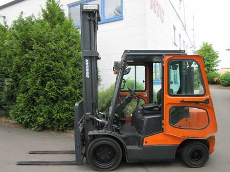 Wózki widłowe diesel 2014  Doosan D 35 C-7 (2)