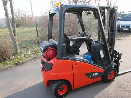 Treibgasstapler 2012  Linde H 16 T (2)