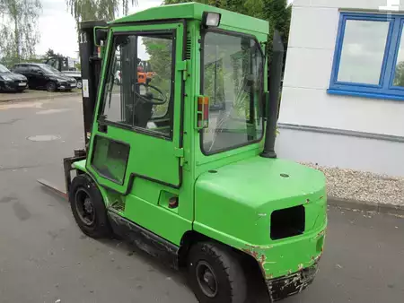 Empilhador diesel 2003  Hyster H 3.00 XM (2)