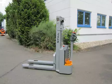 Stacker pedestre 2021  Still ECV 10 (1)