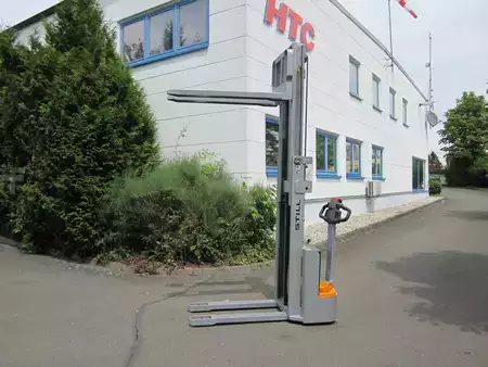 Stacker pedestre 2021  Still ECV 10 (5)