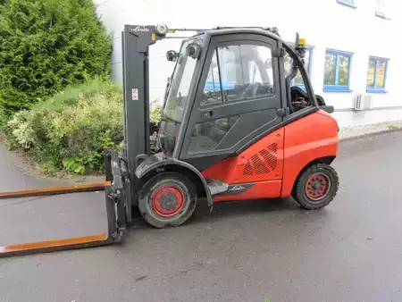 LPG heftrucks 2012  Linde H 50 T-01 (1)