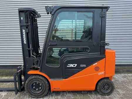 4-wiel elektrische heftrucks 2022  Doosan B30-NS (1)