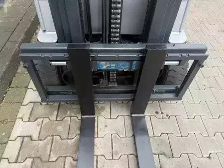 3-wiel elektrische heftrucks 2008  Still RX50-16 (4)