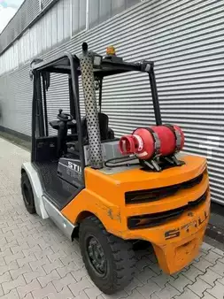 LPG heftrucks 2010  Still R70-50T (3)