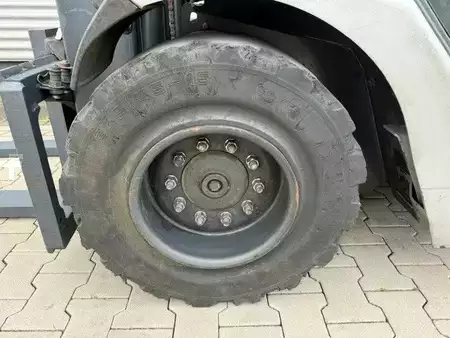 LPG heftrucks 2010  Still R70-50T (5)