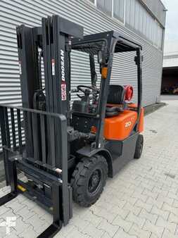 Chariots élévateurs GPL 2015  Doosan G20G (2)