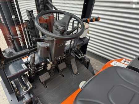 Chariots élévateurs GPL 2015  Doosan G20G (8)