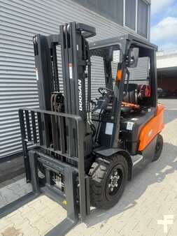 Carretilla elevadora GLP 2023  Doosan G30 NXP    49 Stunden! (2)