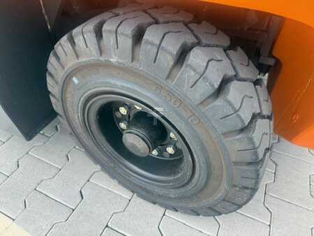 Carretilla elevadora GLP 2023  Doosan G30 NXP    49 Stunden! (6)