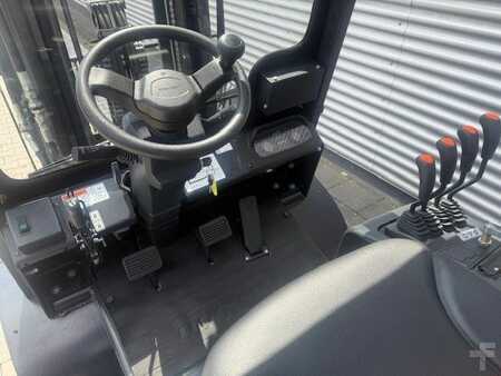Carretilla elevadora GLP 2023  Doosan G30 NXP    49 Stunden! (8)