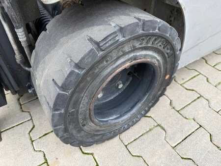 Empilhador a gás 2018  Still RX70-18T (5)