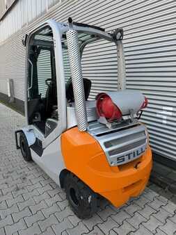 Treibgasstapler  Still RX70-22T (3)