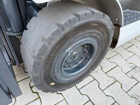 Treibgasstapler  Still RX70-22T (4)