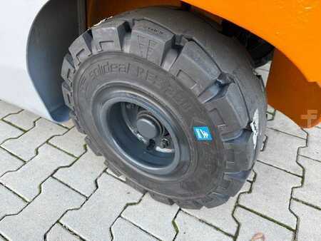 Treibgasstapler  Still RX70-22T (5)