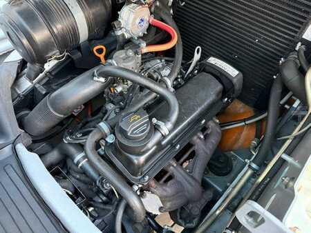 Treibgasstapler  Still RX70-22T (8)