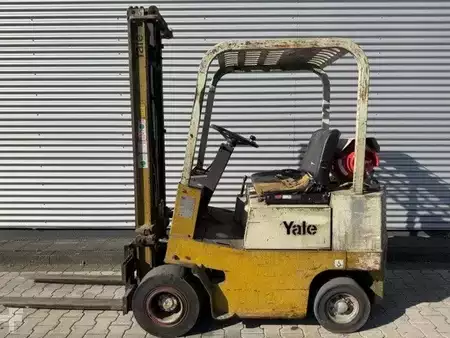 Treibgasstapler  Yale GLP-032UA (1)