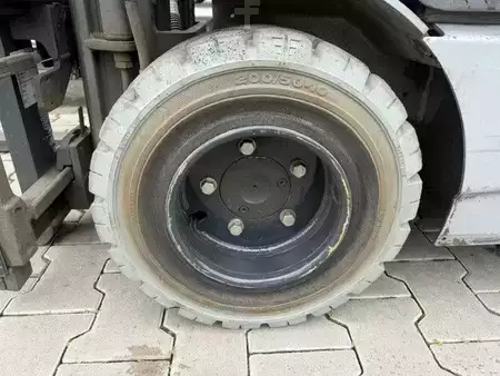 Wózki gazowe 2020  Still RX70-20T Drive-In (6)