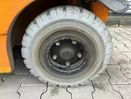 Wózki gazowe 2020  Still RX70-20T Drive-In (7)