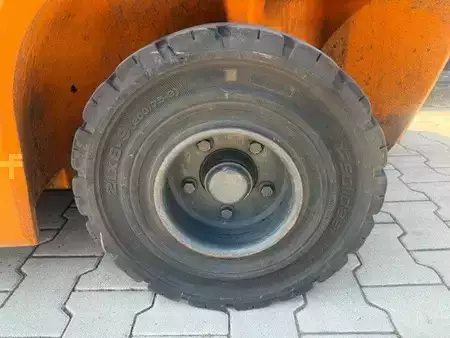 Nestekaasutrukki 2021  Still RX70-35T (6)
