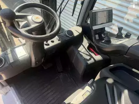 Nestekaasutrukki 2021  Still RX70-35T (8)