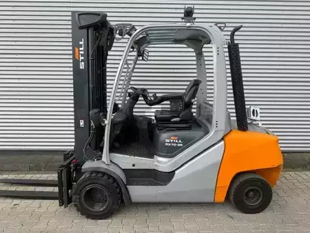 Diesel gaffeltruck 2022  Still RX70-35 (1)