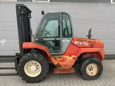 Carretilla todoterreno  Manitou MC-30 (1)