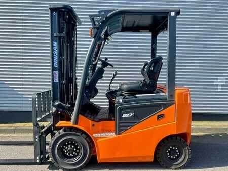 El truck - 4 hjulet 2023 Doosan B20 NSC (1)