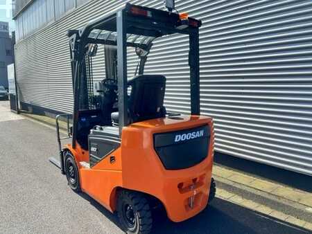 El truck - 4 hjulet 2023 Doosan B20 NSC (3)
