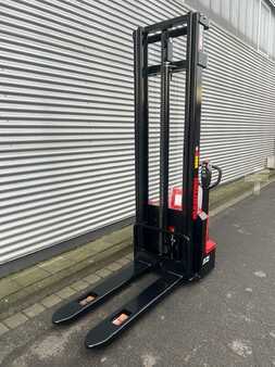 Stapelaars 2023  Manitou ES112 EASY (3)