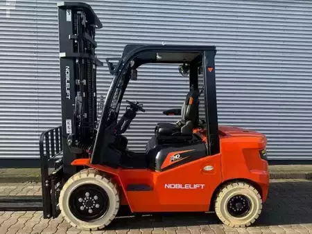 Elektro 4 Rad 2025  Noblelift CPD30-AF1S (1)