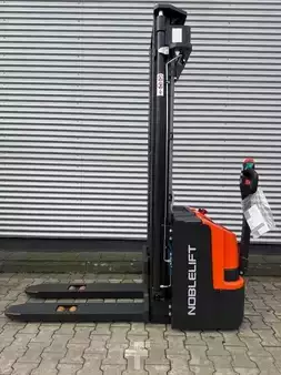 Pinontavaunu 2026  Noblelift PS16L (1)
