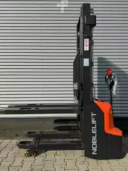 Ruční vysokozdvižný vozík 2026  Noblelift SWB130 Initialhub (4)