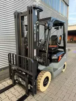 Elektromos 4 kerekű 2026 Noblelift CPD18-A2 (2)