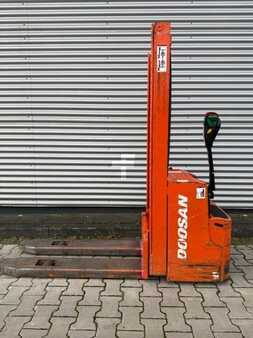 Pallestabler 2011 Doosan LEDS 12,5 (1)