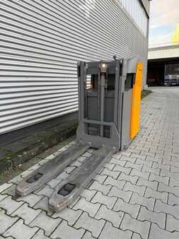 Fahrerstandstapler  Jungheinrich ESD 120 (2)