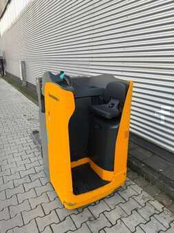 Stackers Stand-on 2019 Jungheinrich ESD 120 (3)