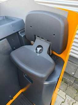 Fahrerstandstapler  Jungheinrich ESD 120 (7)