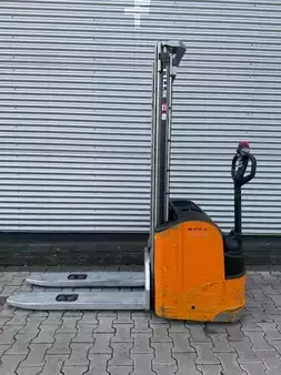 Hochhubwagen 2006  Still EGV16 Initialhub (1)