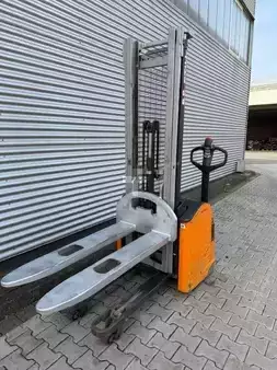 Hochhubwagen 2006  Still EGV16 Initialhub (8)