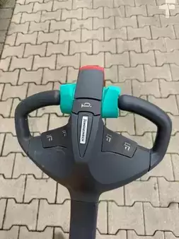Apilador eléctrico 2022  Jungheinrich EJC214z  Initialhub!!! 686 Std. (8)