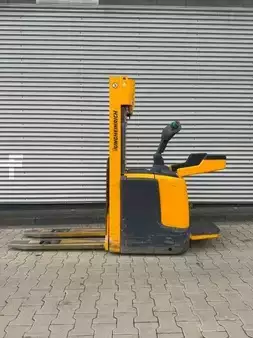 Stacker pedestre 2015  Jungheinrich ERC214 (1)