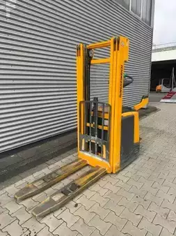 Stacker pedestre 2015  Jungheinrich ERC214 (2)