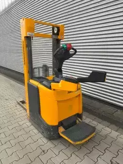 Stacker pedestre 2015  Jungheinrich ERC214 (3)
