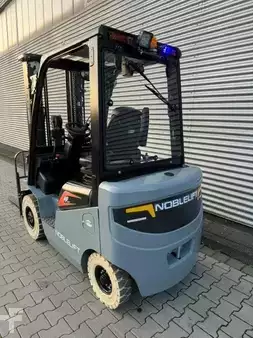 Elektro čtyřkolový VZV 2026  Noblelift CPD18-A2 (3)