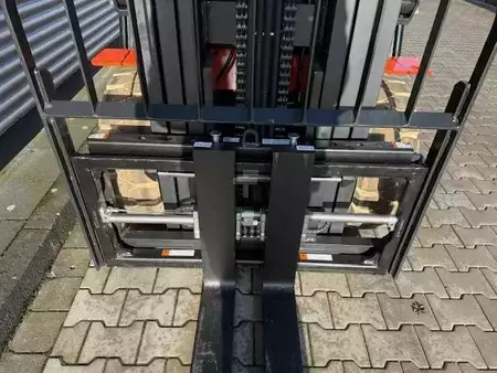 Elektro čtyřkolový VZV 2025  Noblelift CPD30-AF1S (4)