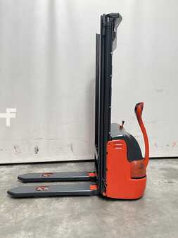 Ruční vysokozdvižný vozík 2004  Linde L12 (3)