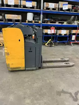  Ledestabler med sete 2001  Jungheinrich ESD20 G119-166ZT (1)