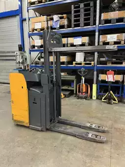  Ledestabler med sete 2001  Jungheinrich ESD20 G119-166ZT (2)